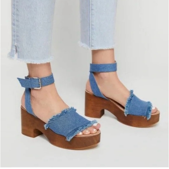FREE PEOPLE SANDALS - Picture 1 of 4